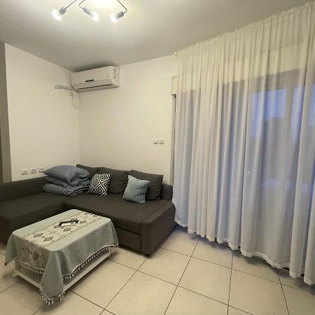 Ashdod City Center 2-Rooms Apartment, 15Min Walk To The Beach Eksteriør bilde