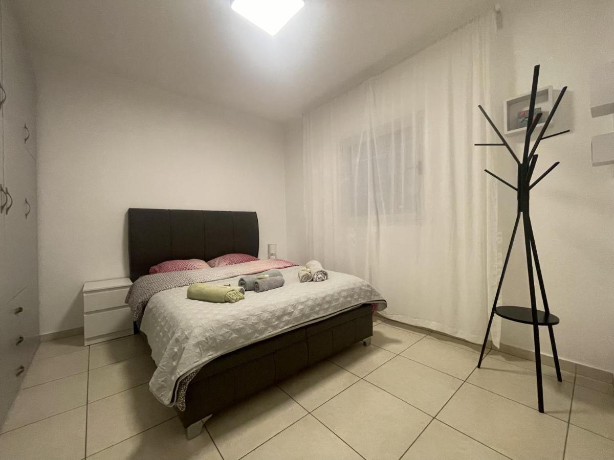 Ashdod City Center 2-Rooms Apartment, 15Min Walk To The Beach Eksteriør bilde