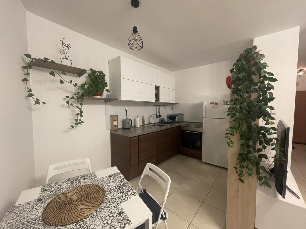 Ashdod City Center 2-Rooms Apartment, 15Min Walk To The Beach Eksteriør bilde