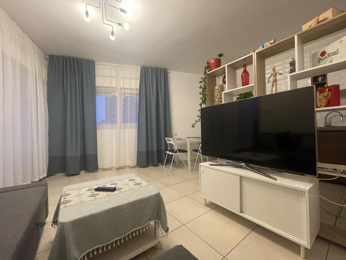 Ashdod City Center 2-Rooms Apartment, 15Min Walk To The Beach Eksteriør bilde